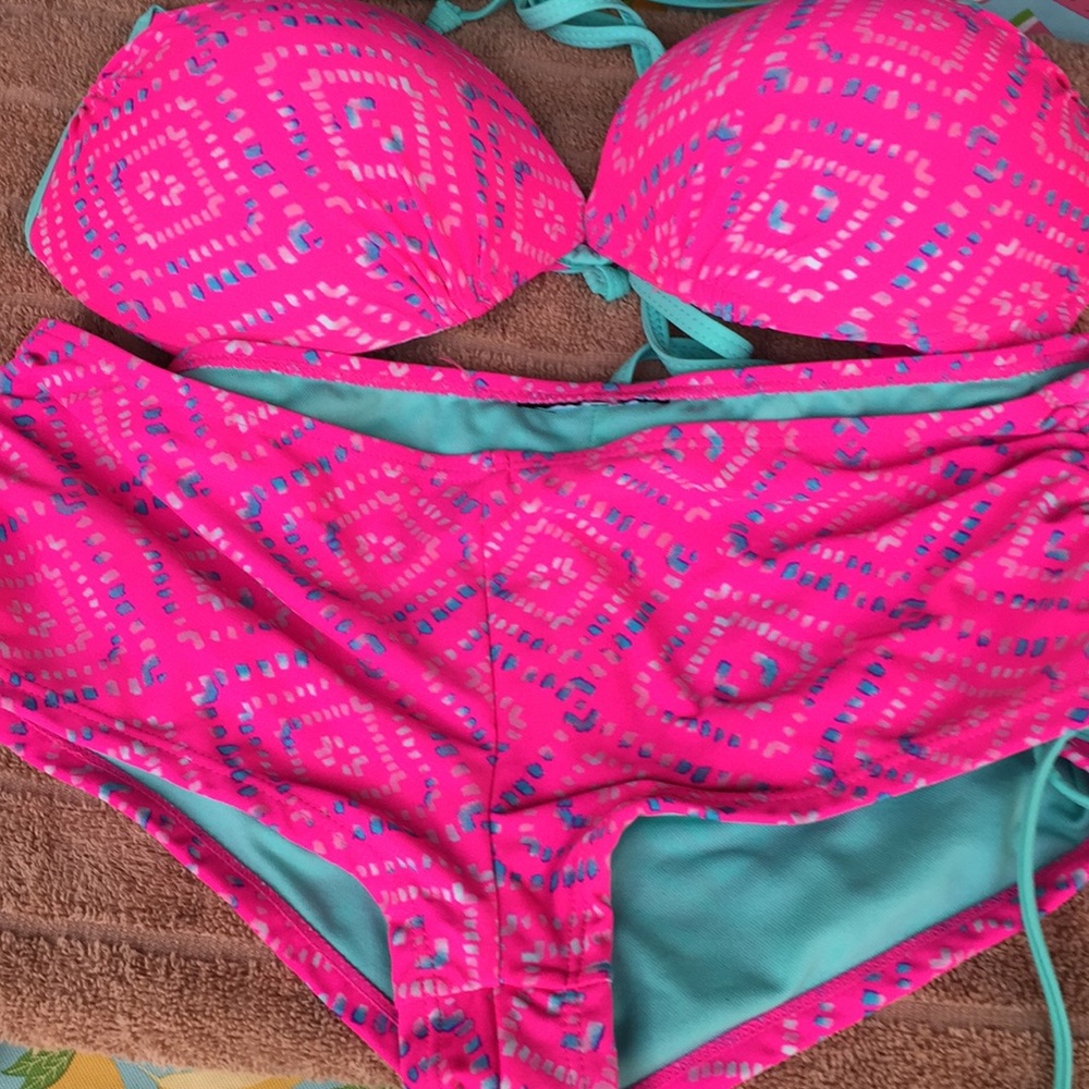 Turquoise’s pink, almost lite silver 2 piece suit